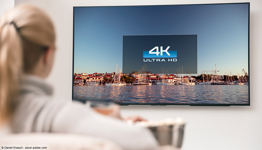 4K UltraHD; Fernseher, Frau; © Daniel Krasoń - stock.adobe.com