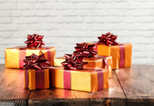 Weihnachten, Geschenke; © magdal3na - Fotolia.com.jpg