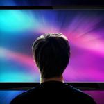 Flachbildschirm, Ambilight Licht; © lassedesignen - stock.adobe.com