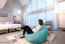 Netflix Philips Display Hotel; © Philips Professional Display Solutions