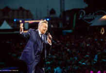 Roland Kaiser beim Konzert 2022 am Elbufer in Dresden