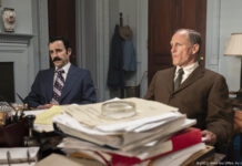 Justin Theroux und Woody Harrelson in "White House Plumbers".