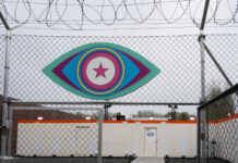 Promi Big Brother Logo unter Stacheldraht