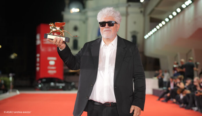 Pedro Almodóvar auf dem Red Carpet in Venedig