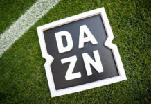 DAZN Logo Fußball-Rasen