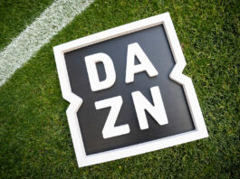 DAZN Logo Fußball-Rasen