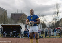 Sam auf dem Fußballplatz