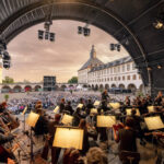 Eine Aufnahme vom MDR Musiksommer im Dom zu Halberstadt mit dem MDR-Sinfonieorchester unter der Leitung von Chefdirigent Dennis Russell Davies