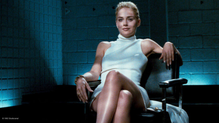 Sharon Stone als Catherin Tramell in der Verhörszene aus "Basic Instinct" (Januar 2025 bei Arte)