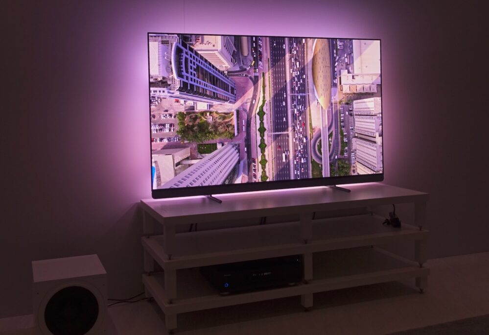 Philips TVs 2025 OLED+ 910 B&W Lautsprecher