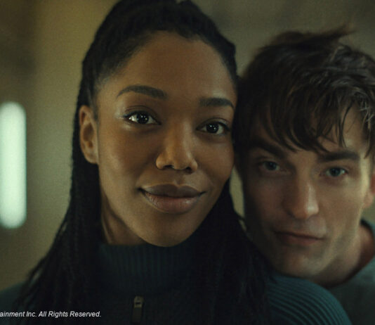 Naomi Ackie und Robert Pattinson