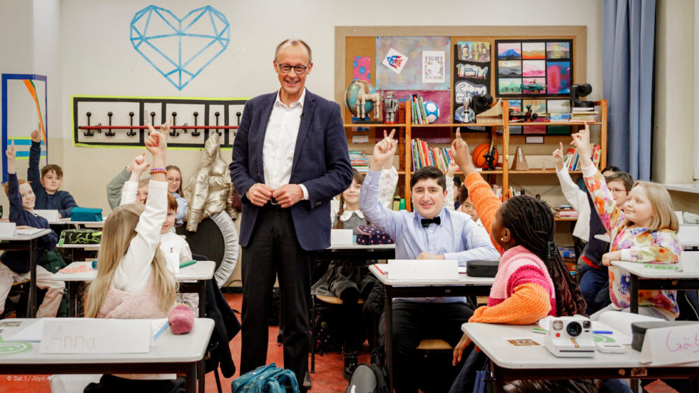 Olaf Scholz und Friedrich Merz stellen sich bei Sat.1 Kinderfragen