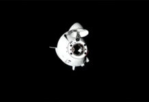 Das SpaceX Dragon-Besatzungsraumschiff mit den vier Crew-10-Mitgliedern an Bord nähert sich der Internationalen Raumstation. Nasa